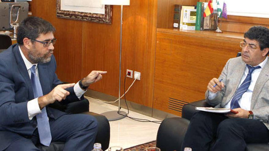 Valderas se reunió ayer con el presidente de la Cámara de Cuentas, Antonio López.