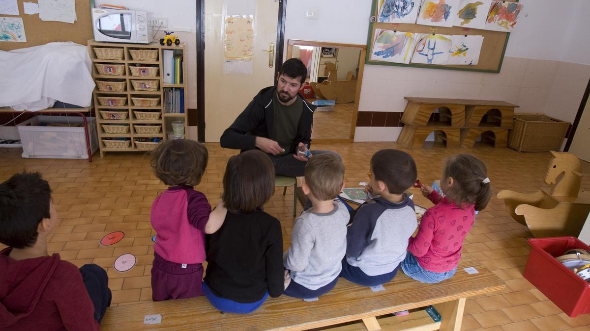 Una clase en el Colegio Rural Agrupado Castell de Carbonera, en una imagen de archivo.