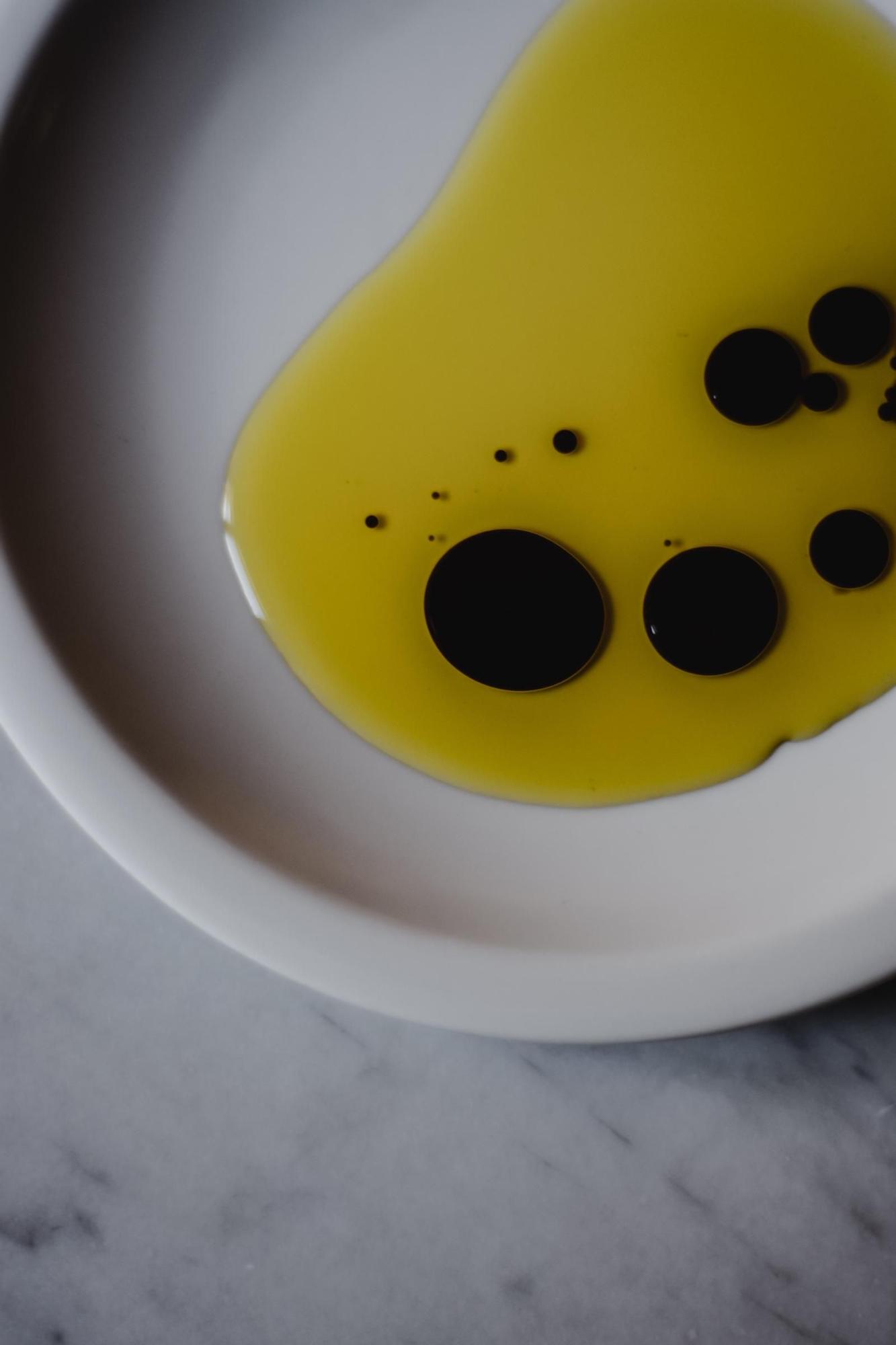 El aceite de oliva es clave en nuestra dieta.