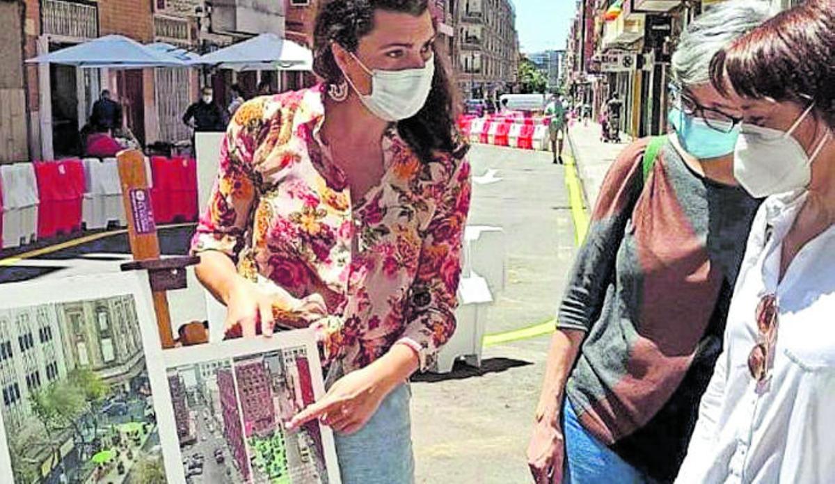 En paralelo a la iniciativa de los últimos días, en la calle han aparecido unos carteles pegados en los que los vecinos tratan de movilizarse para proteger su descanso.