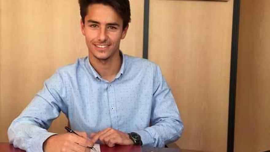 Jaime Santos firma su contrato.