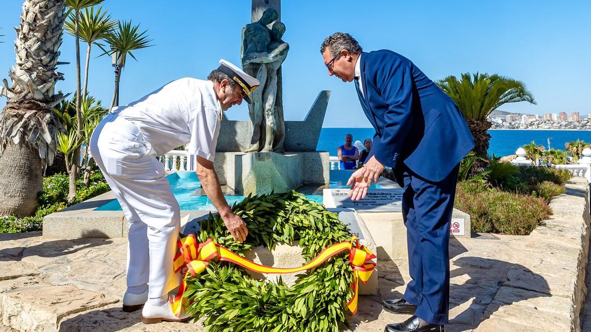 Benidorm rinde un sentido homenaje a los Caídos en el Mar y al Arma Submarina