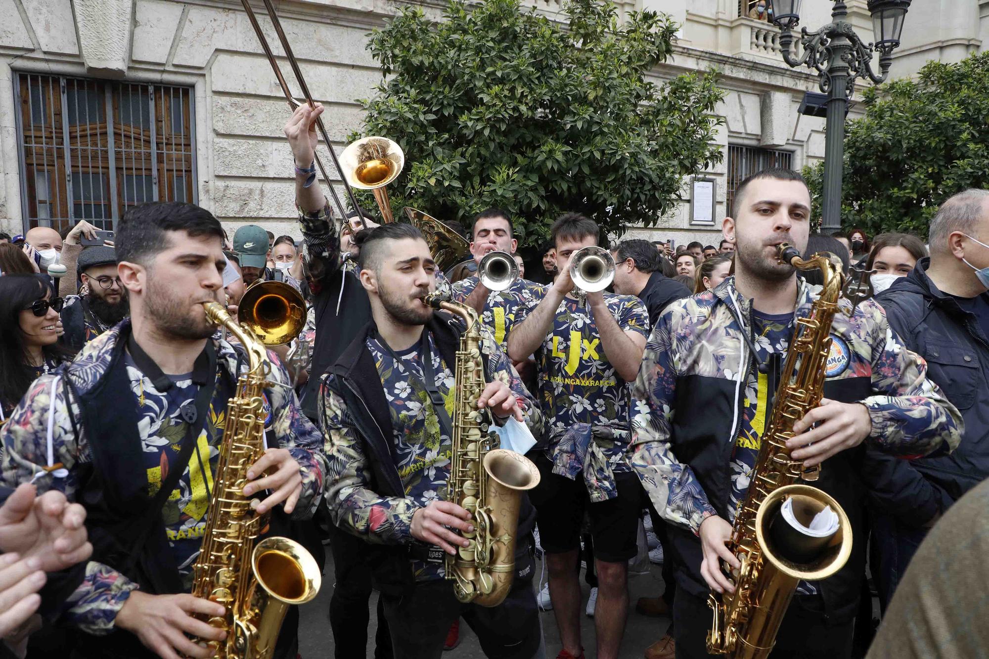 La mascletà con los colores de Ucrania, en imágenes