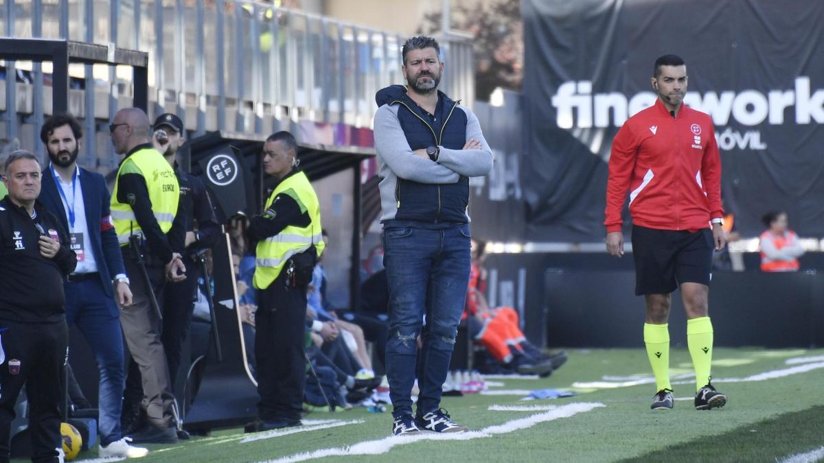 Fernando Estévez, técnico del Eldense