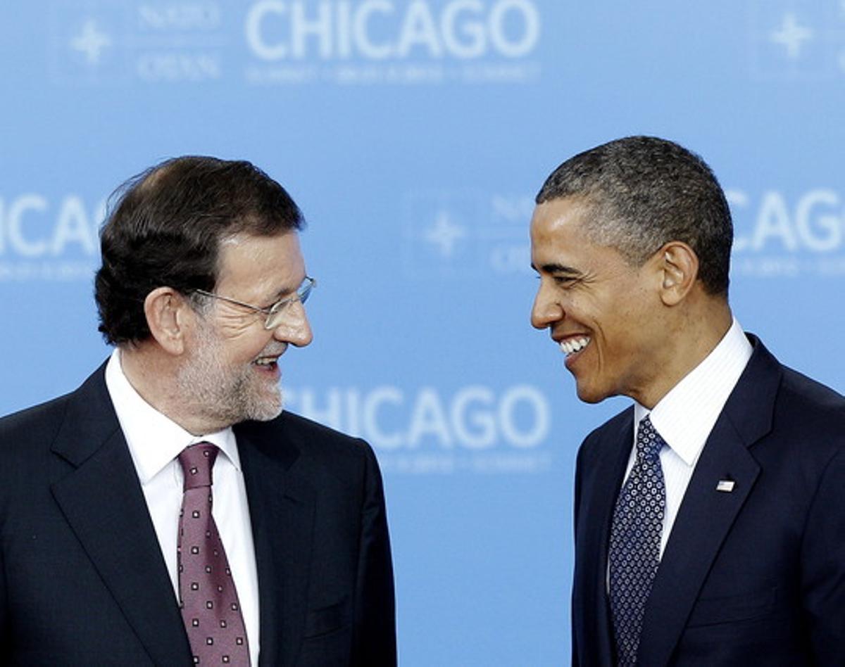Mariano Rajoy i Barack Obama somriuen durant la cimera de l’OTAN, el maig del 2012 a Chicago.