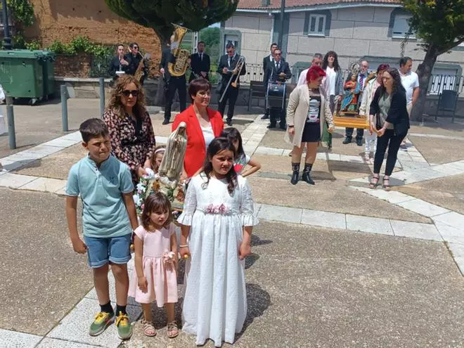 GALERÍA | Arrabalde celebra sus fiestas de Santa Bárbara