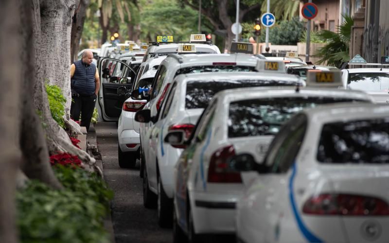 Segunda caravana de taxistas por Santa Cruz de Tenerife