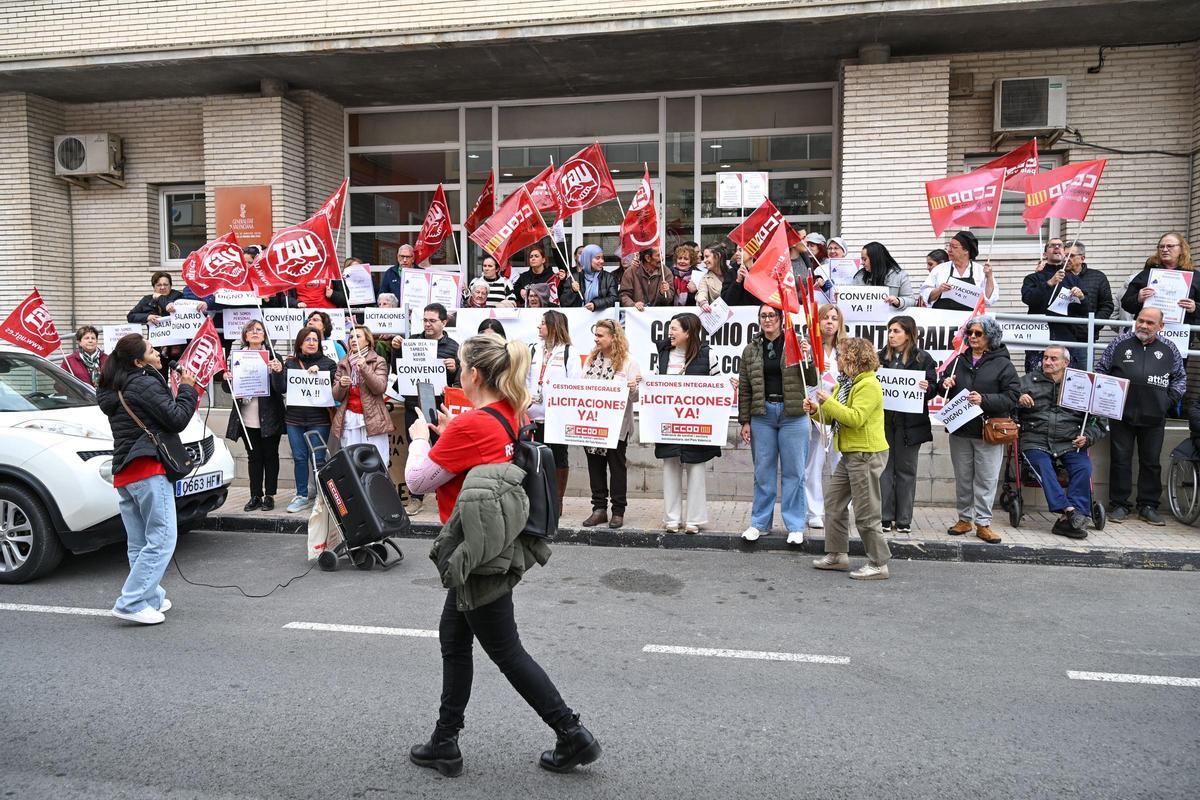 Familiares, usuarios y trabajadores han realizado varias concentraciones estos tres años en los que el centro está sin contrato de gestión