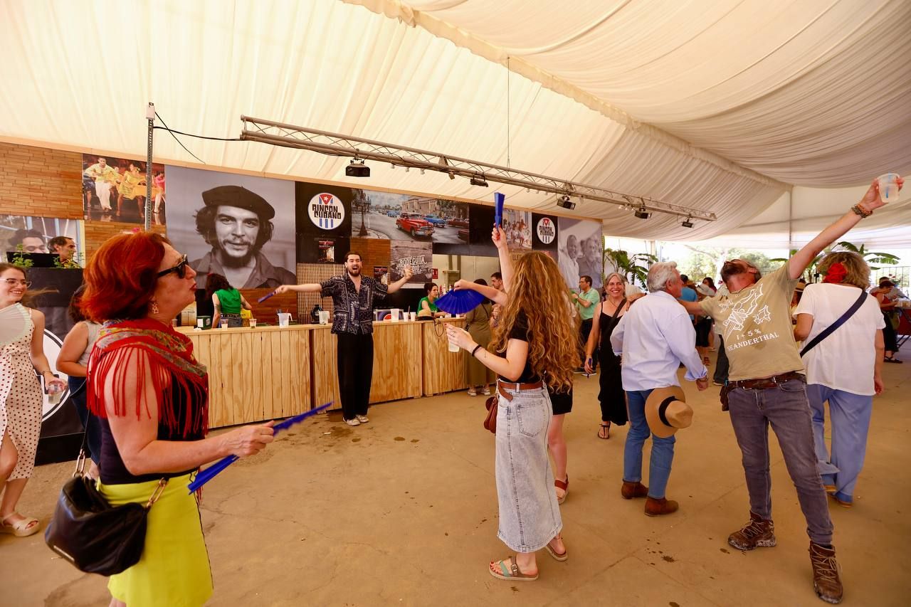 La Feria de Córdoba en imágenes: un martes para tomárselo sin prisas en El Arenal