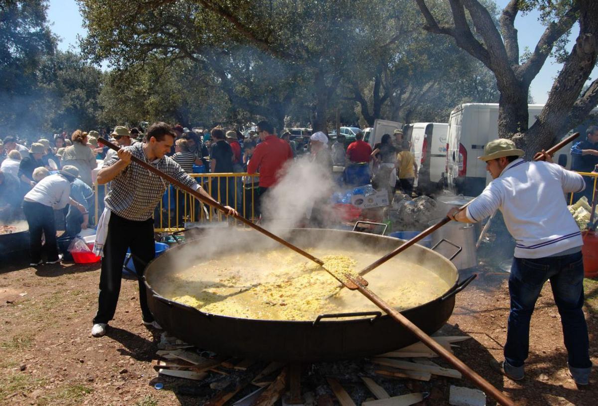 Die Riesenpaella darf bei vielen Pancaritats als Stärkung nicht fehlen.  | FOTO: DM