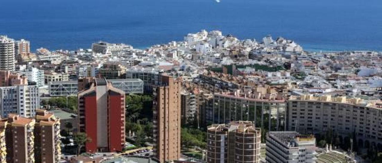 El Plan General de Benidorm impide compatibilizar uso vacacional y uso residencial en un mismo edifico.