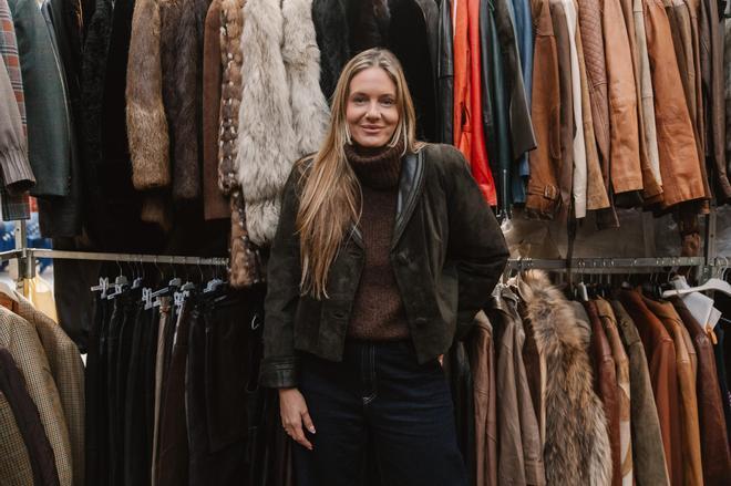 Мария восстанавливает старую одежду и находит новый смысл