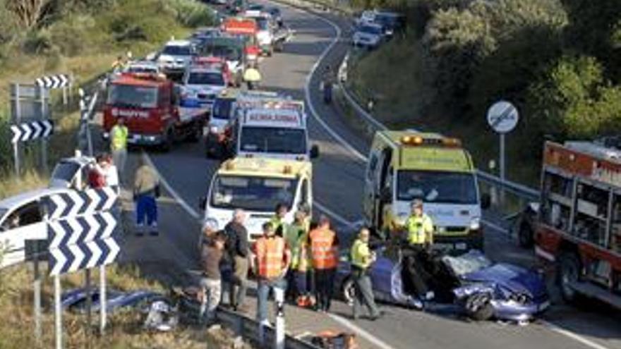 Mueren 22 personas en las carreteras en el puente del 15 de agosto