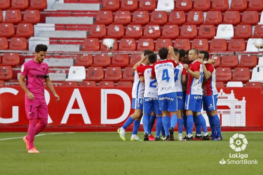 Partido del Sporting y el Málaga CF de la Liga SmartBank.