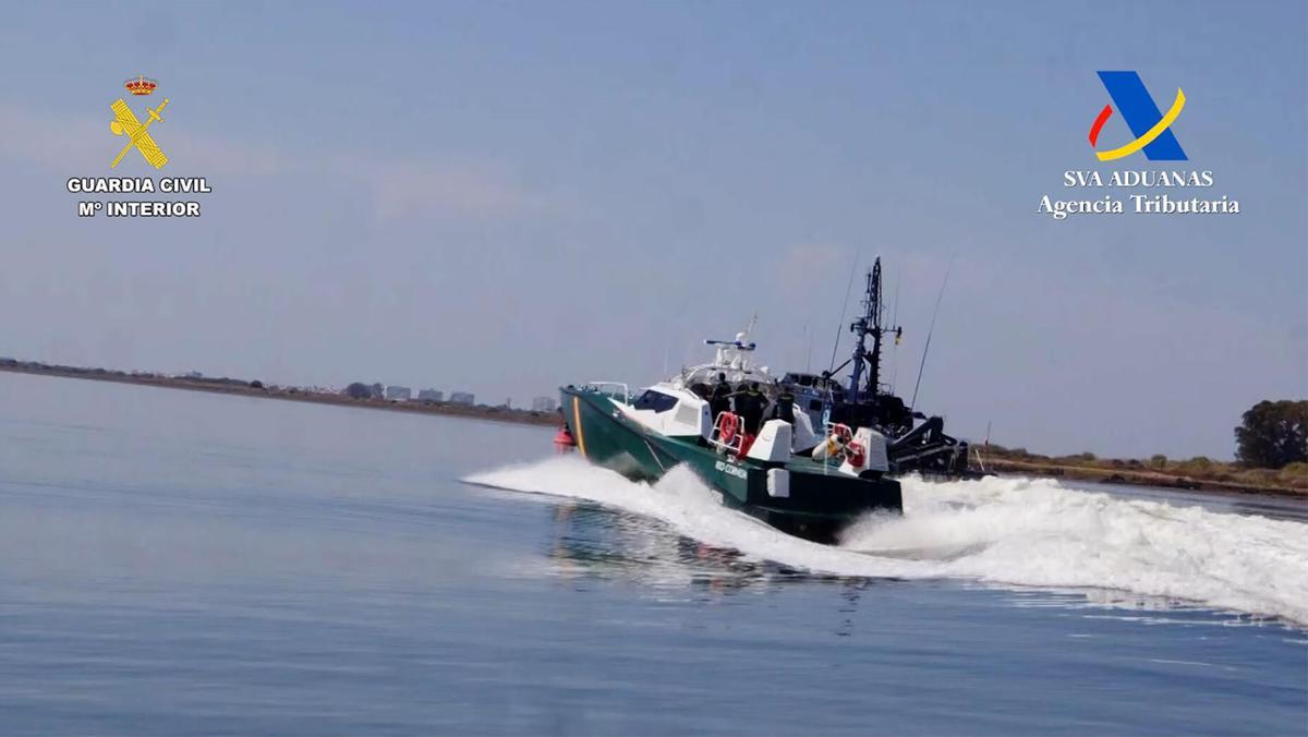 HUELVA, 22/08/2026.- Diez integrantes de una organización criminal dedicada al narcotráfico han sido detenidos como presuntos responsables del ataque con armas de fuego sufrido por una patrullera del Servicio Marítimo Provincial de Huelva durante la madrugada del 17 al 18 de agosto. EFE/ Guardia Civil Y El Servicio De Vigilancia Aduanera de la Agencia Tributaria SOLO USO EDITORIAL/SOLO DISPONIBLE PARA ILUSTRAR LA NOTICIA QUE ACOMPAÑA (CRÉDITO OBLIGATORIO). SOLO USO EDITORIAL/SOLO DISPONIBLE PARA ILUSTRAR LA NOTICIA QUE ACOMPAÑA (CRÉDITO OBLIGATORIO)