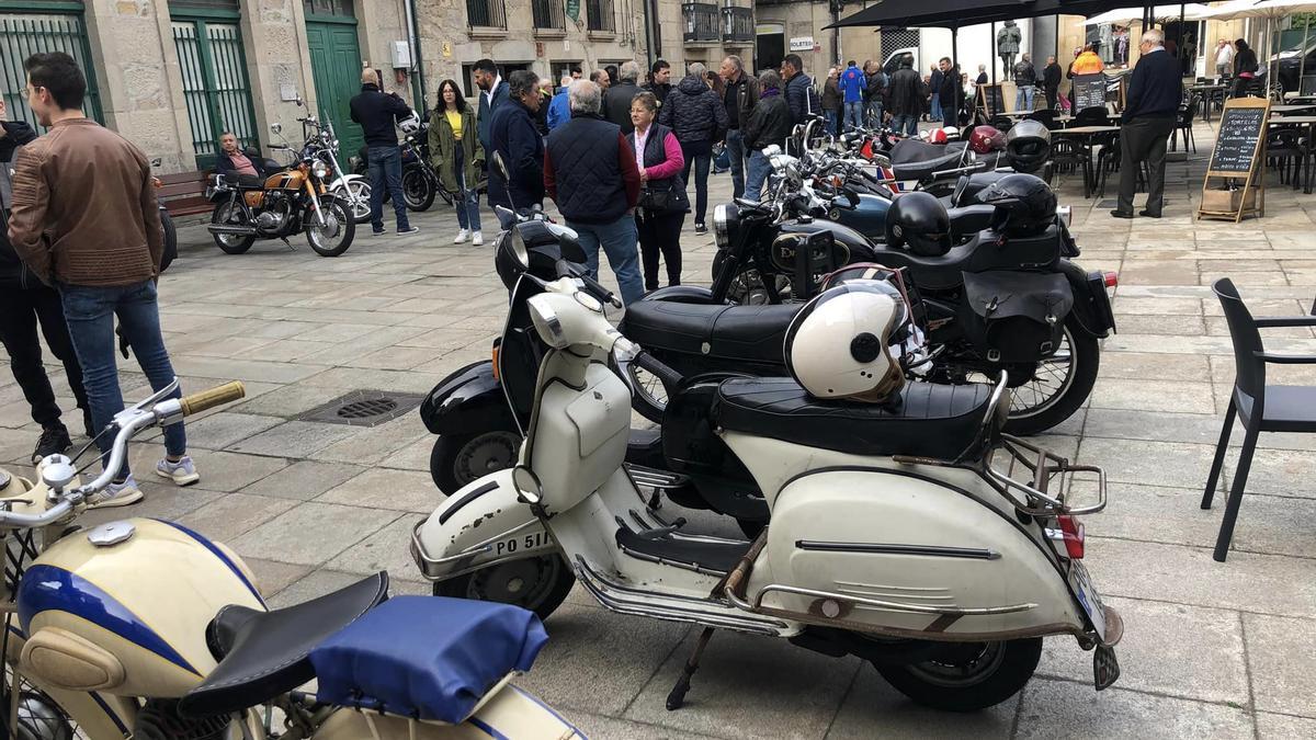 Imagen de concentración de motos antiguas en Padrón el años pasado