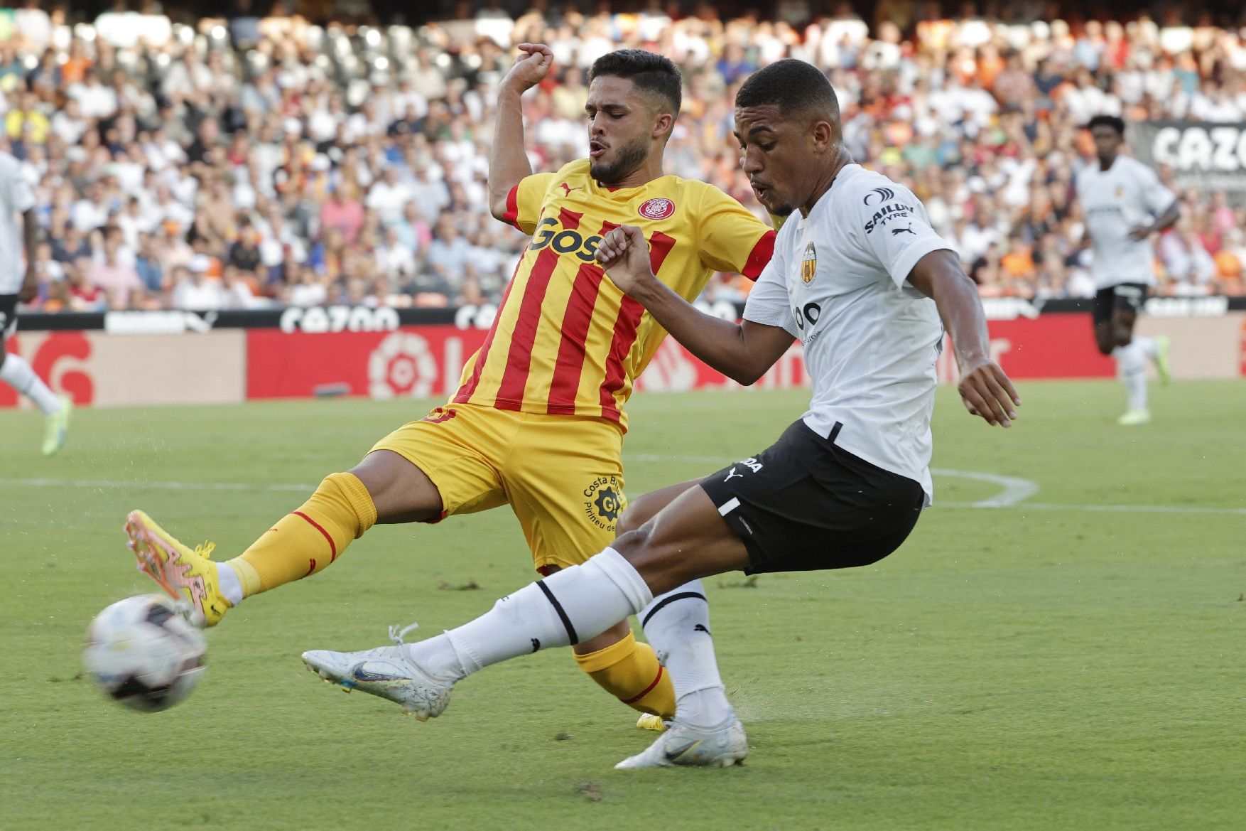Primer partit del Girona a la Lliga contra el València a Mestalla