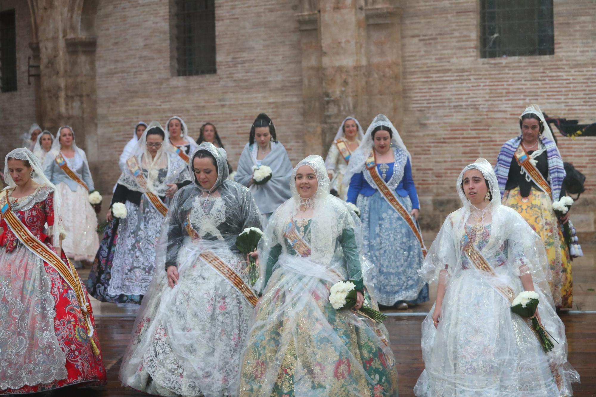 Búscate en el primer día de ofrenda por la calle de la Paz (entre las 18:00 a las 19:00 horas)