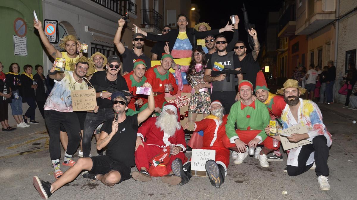 Destacan la alta participación en la mayoría de los actos festivos.