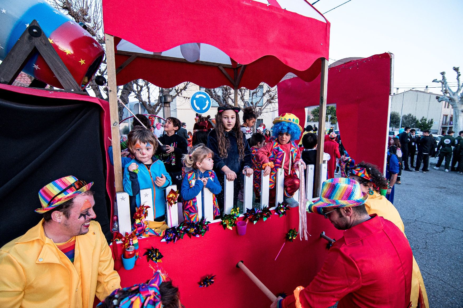 Busca't a les imatges de la rua de carnestoltes d'Avinyó