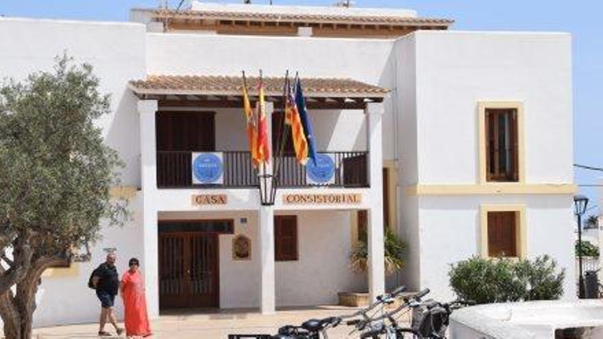 Fachada de la sede del Consell de Formentera, en Sant Francesc.