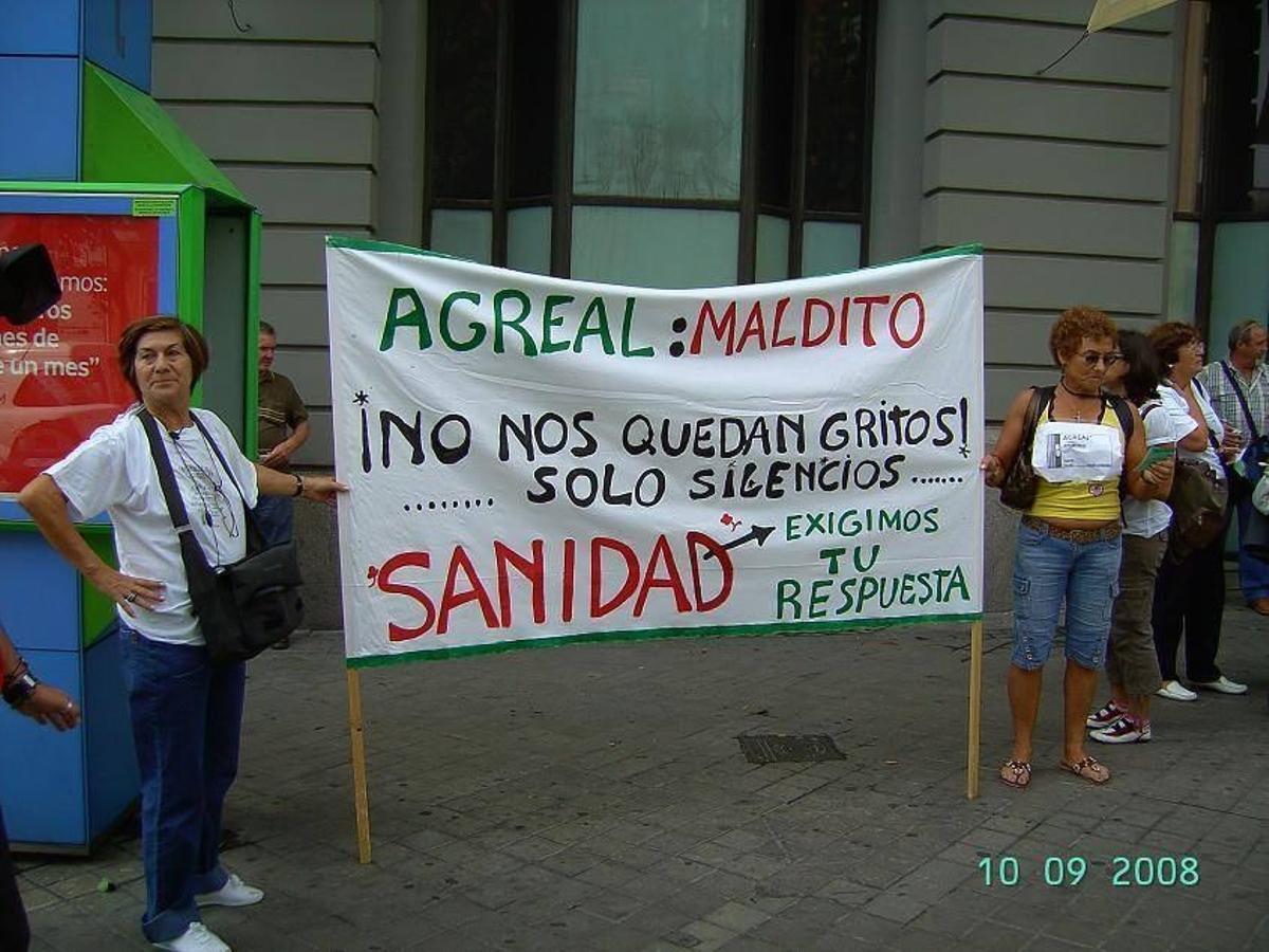 Imagen de archivo de mujeres protestando por los efectos de Agreal.