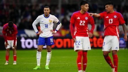 Mbappé, silbado ante Chile