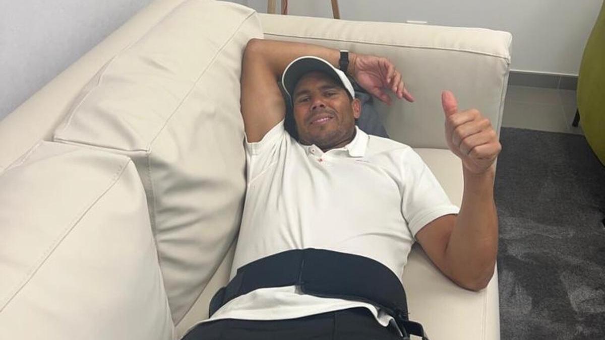 Rafa Nadal, en su casa tras ser operado de su lesión en el psoas hace una semana