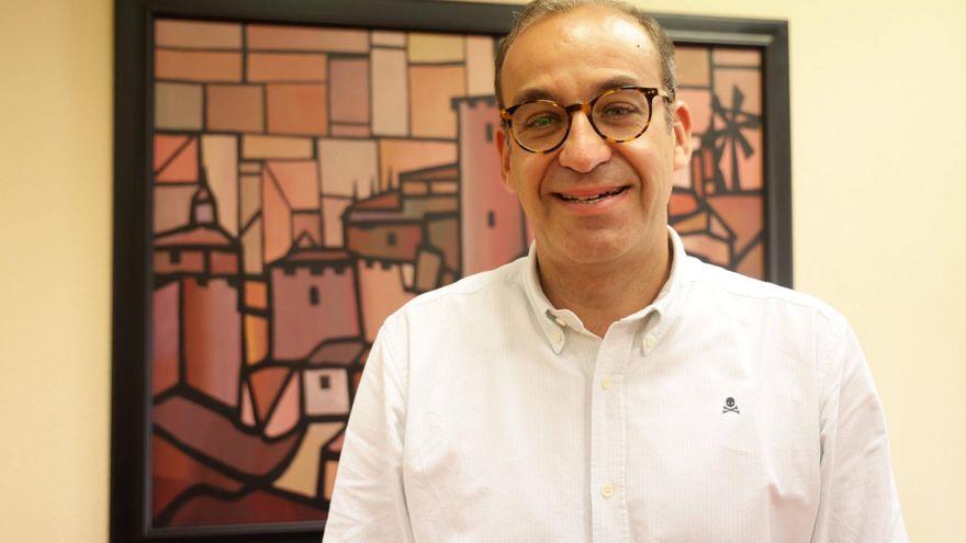 Rafa Mateos, alcalde de Cáceres: &quot;No queremos un aeropuerto internacional, queremos un aeródromo de envergadura&quot;