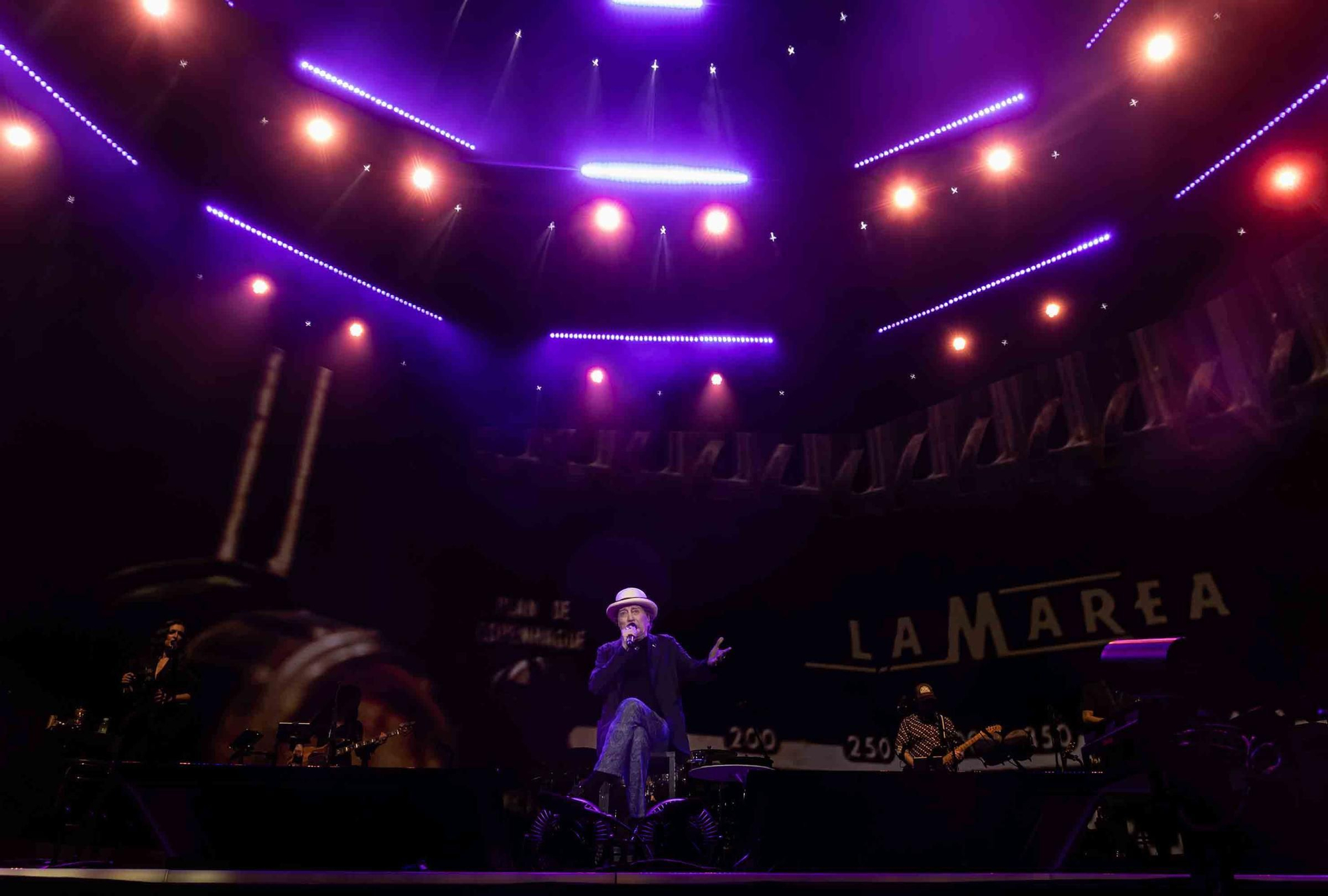 Las fotos del penúltimo concierto de Joaquín Sabina en Alicante