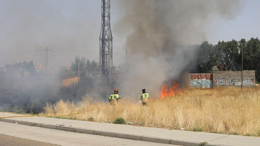 Los incendios llegan también a la capital zamorana: fuego en Cabañales