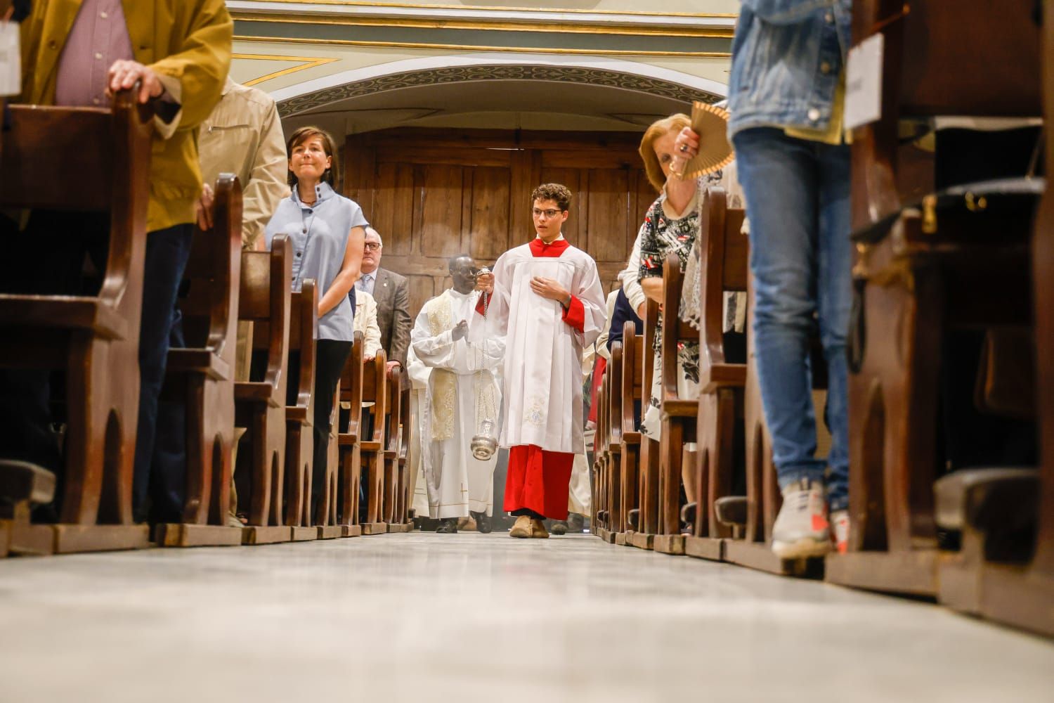 Primera misa en la parroquia de Picanya tras el paso de la dana