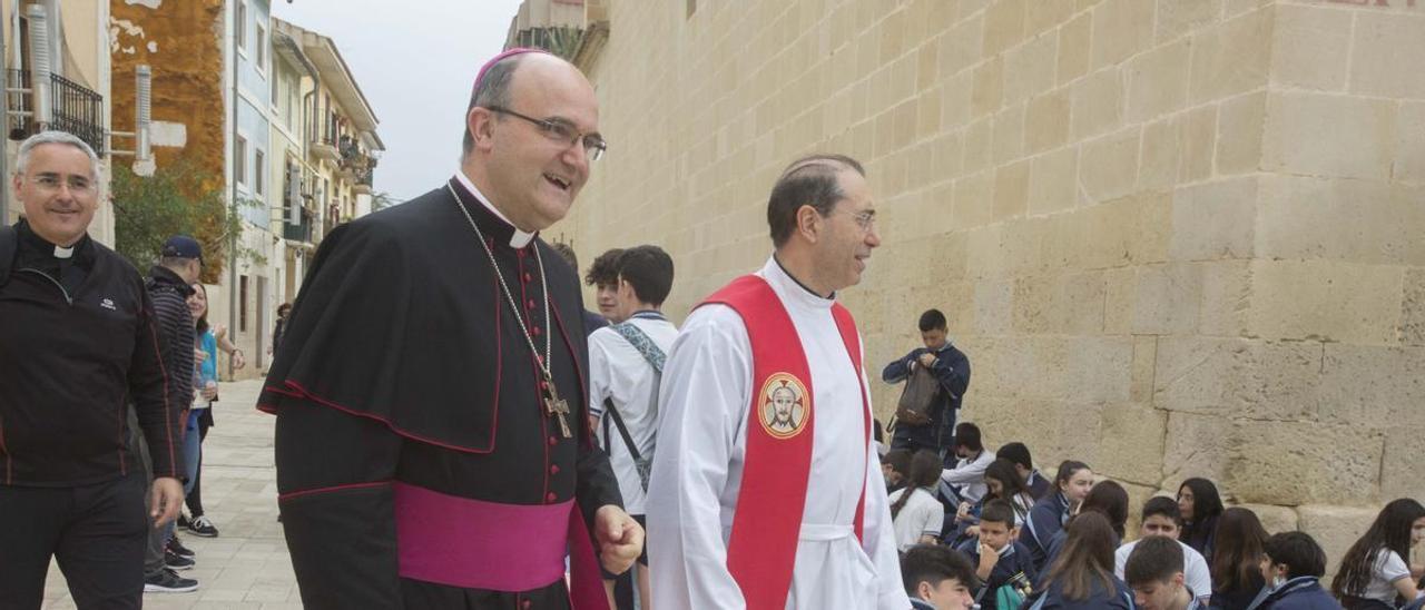 El obispo José Ignacio Munilla en la Peregrina Escolar