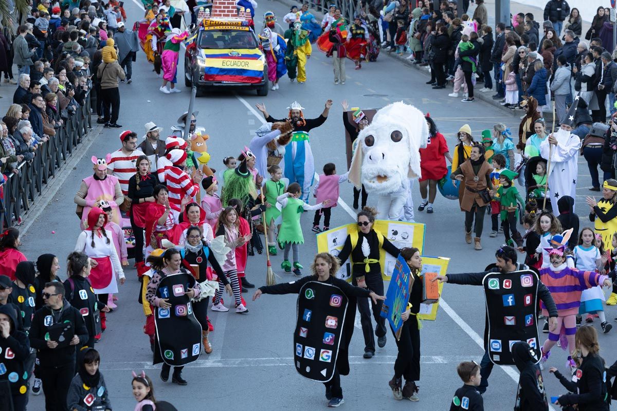 Mira aquí todas las imágenes de la rúa de Carnaval de Ibiza