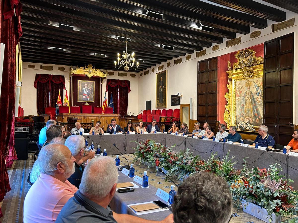 La reunión de este martes por la tarde en el Salón de Plenos.