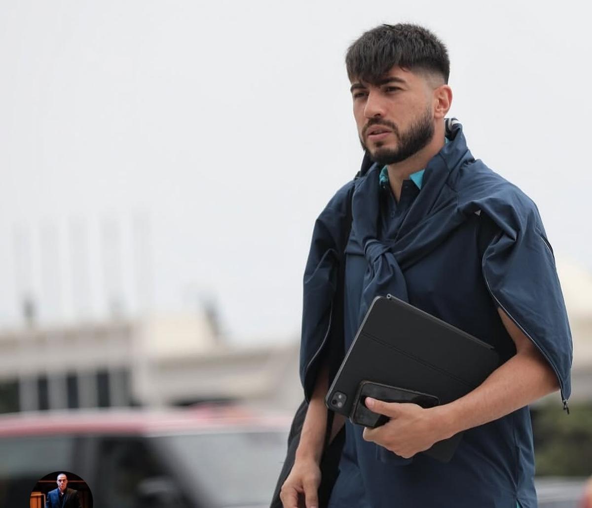 Papu, en una imagen actual, antes de un entrenamiento con el Zira.