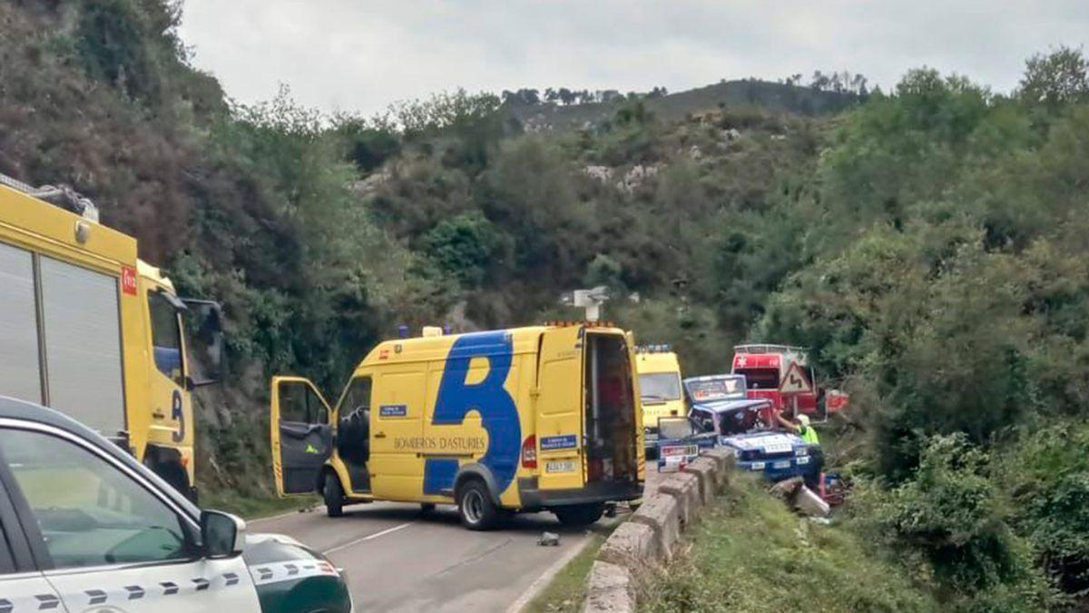 El coche accidentado en el Rally Villa de Llanes