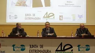 Ibarra y Duque: «Estatuto y Uex sentaron las bases de la modernización regional»
