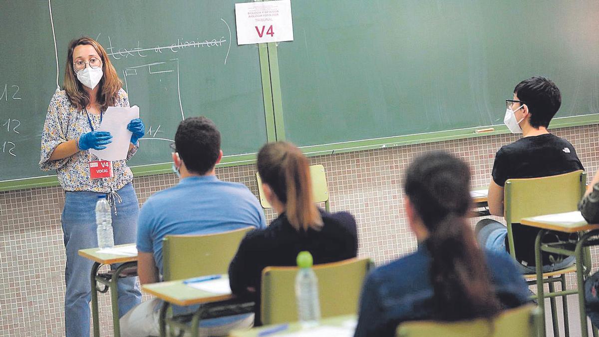 Interinos Secundaria y Primaria: Los docentes con 5 años de experiencia podrán obtener la plaza sin oposición.