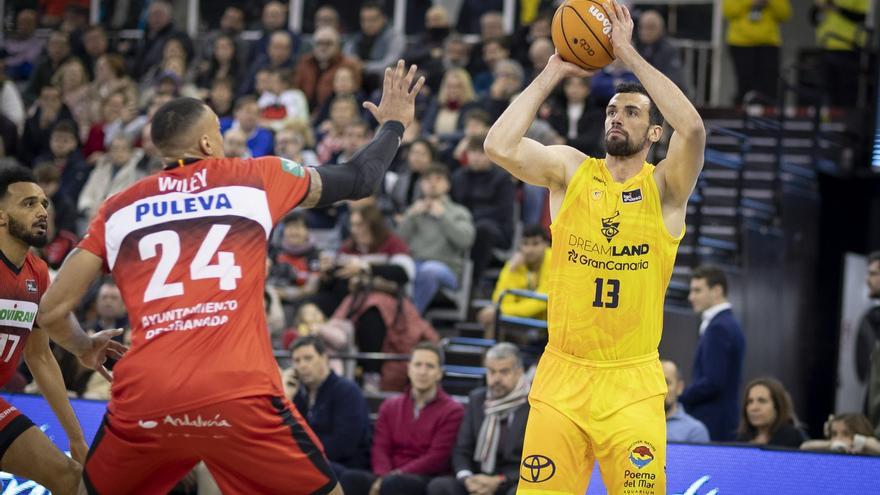 Caleb Homesley acaba con el mal fario del Granca en Granada