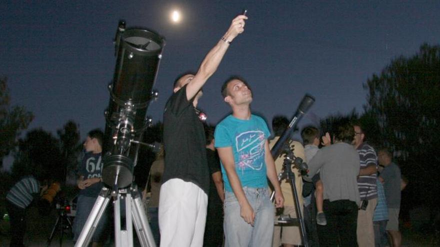 Una actividad de observación con telescopios