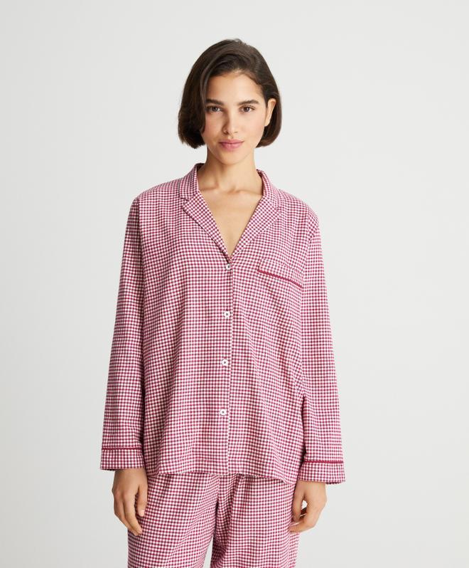 Pijama con estampado vichy, de Oysho