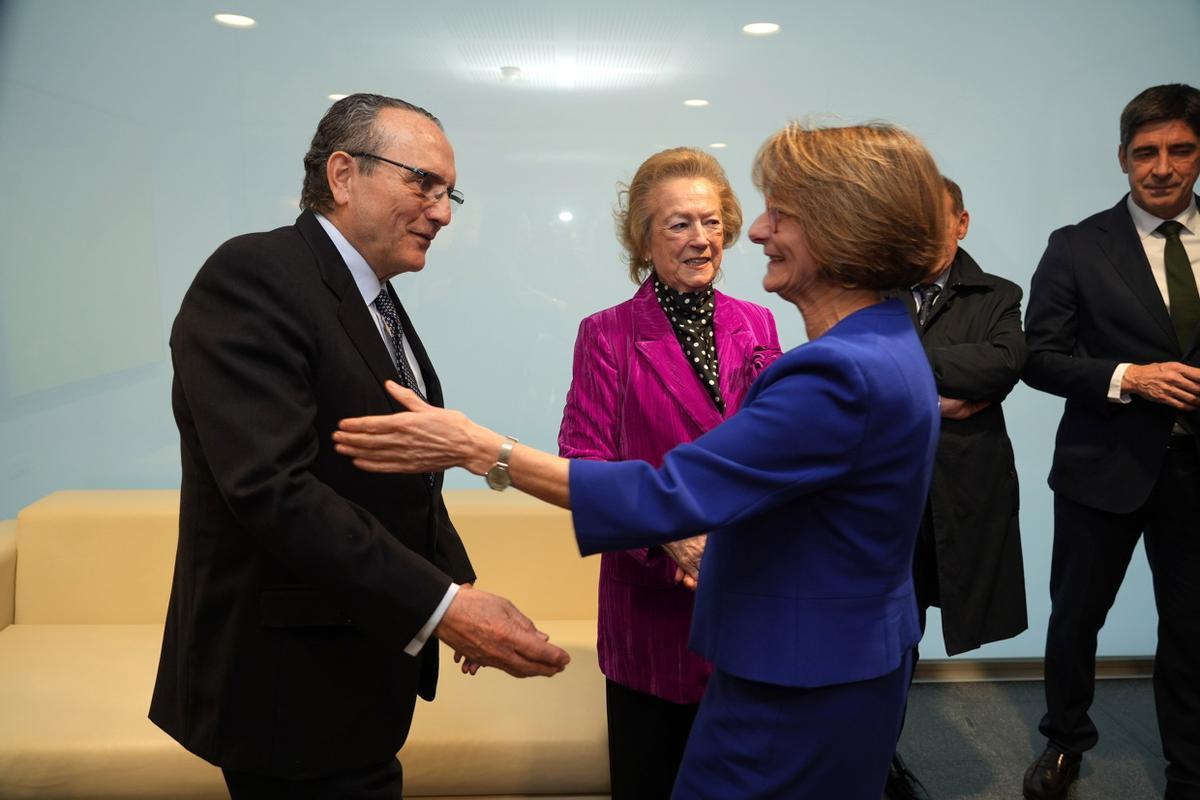 La UJI entrega a Mediterráneo la Distinción Extraordinaria