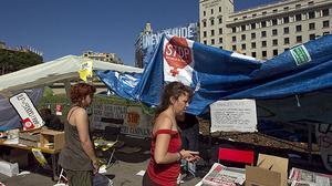 Avui, el matí, vigília del 15 de maig, ha transcorregut tranquil a plaça de Catalunya.