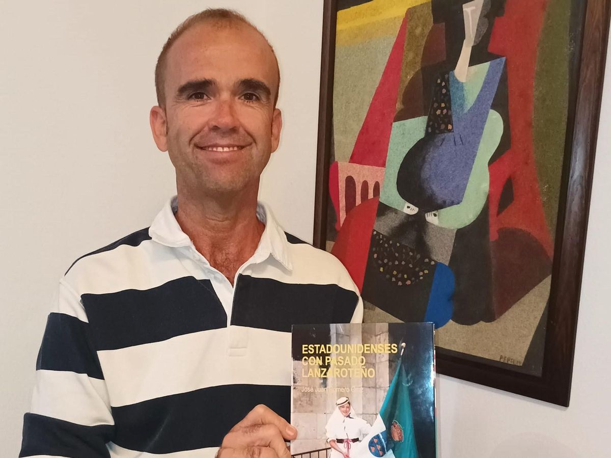 José Juan Romero, con su libro 'Estadounidenses con pasado lanzaroteño'