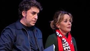 José Troncoso i María Adánez, en una escena de ‘La gramática’, que estrenen  al  Romea. | DAVID DE LA MORENA