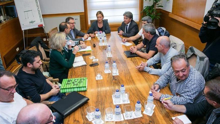 La DGA y trabajadores de la central de Andorra solicitarán reunirse con ministro Nadal