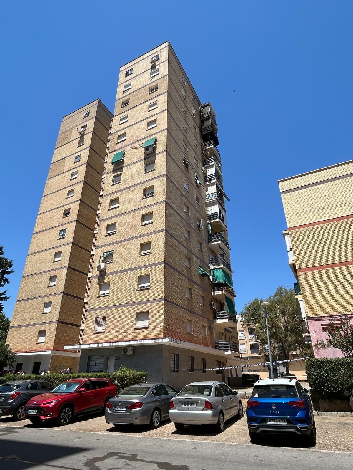 Imagen del bloque en el que ha tenido lugar el incendio.