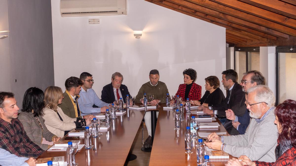 Reunión celebrada en el Museo de la Fiesta