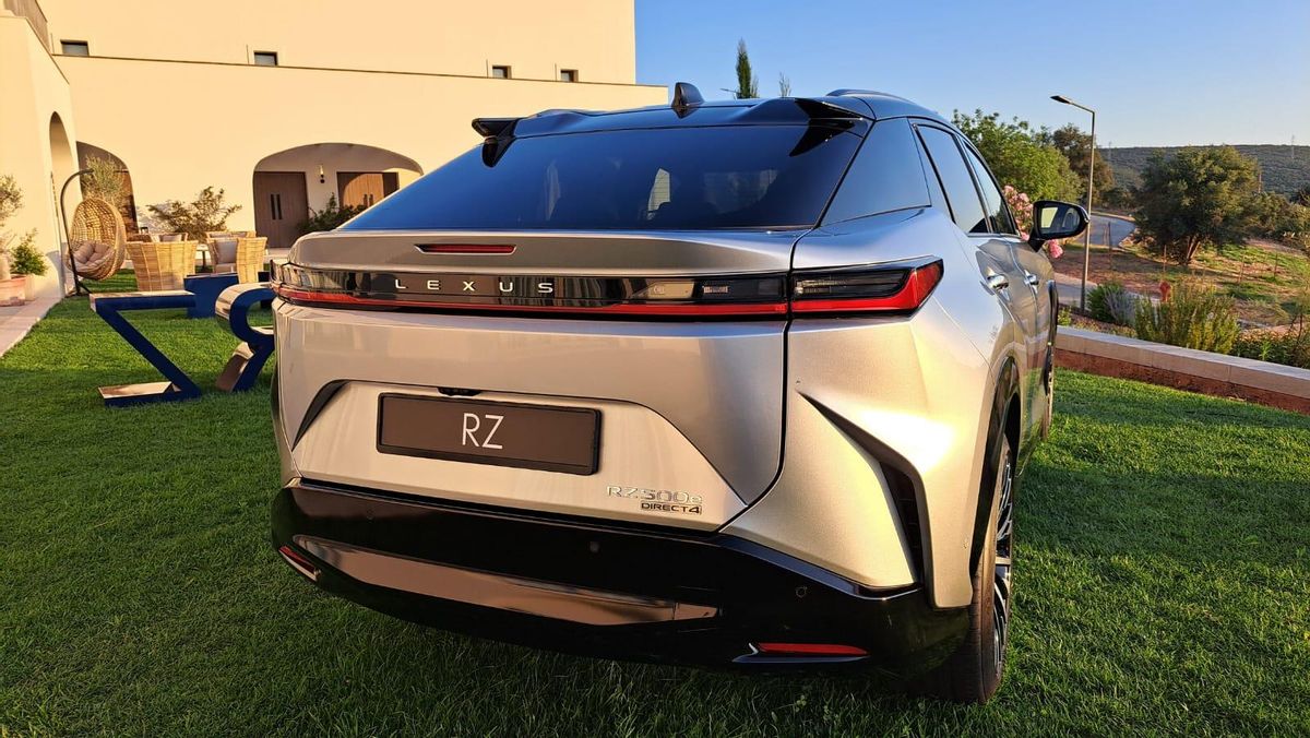 Lexus RZ: más potencia, eficiencia y deportividad